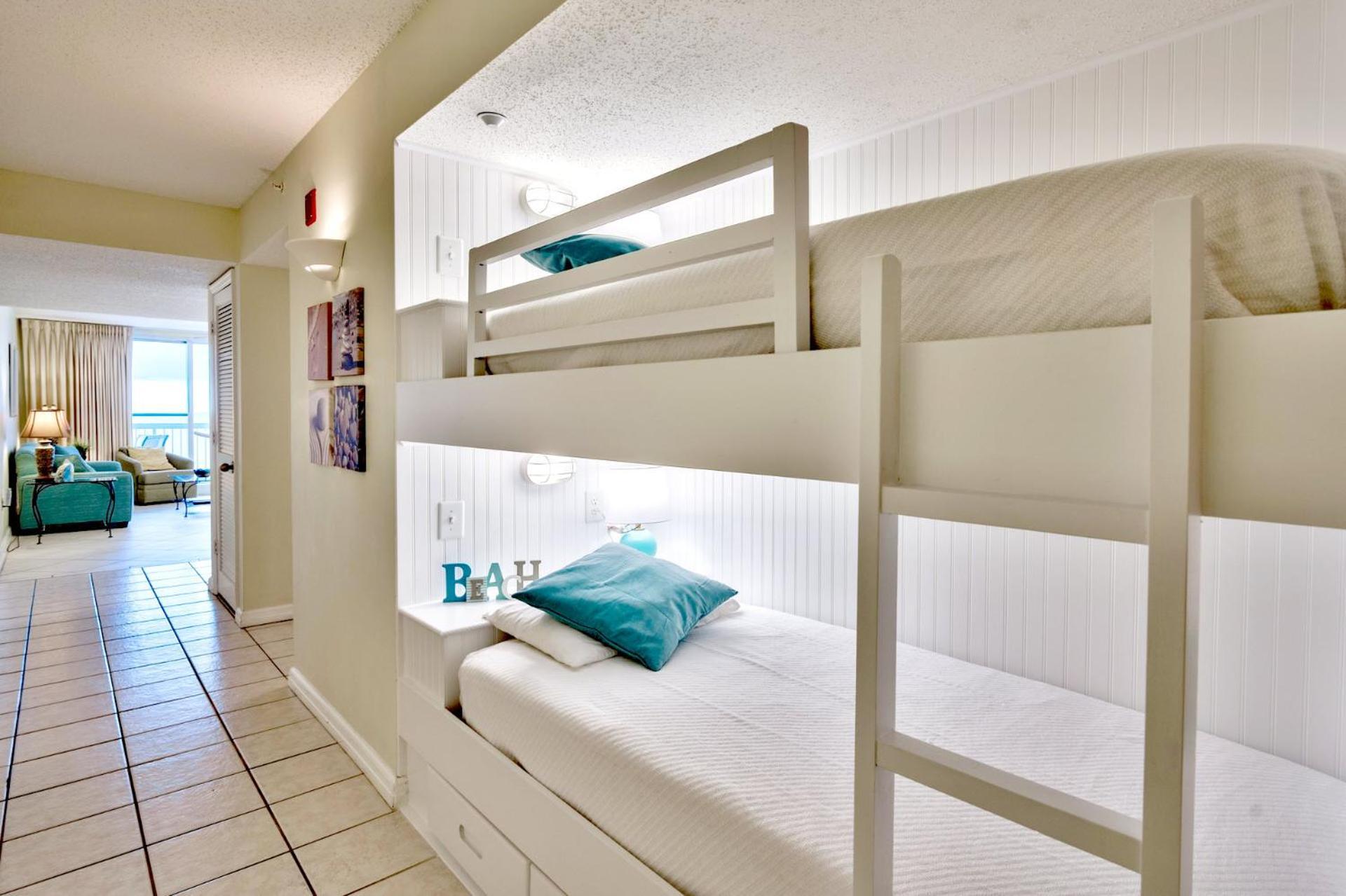 Pelican Beach Resort Condos Destin Exterior photo