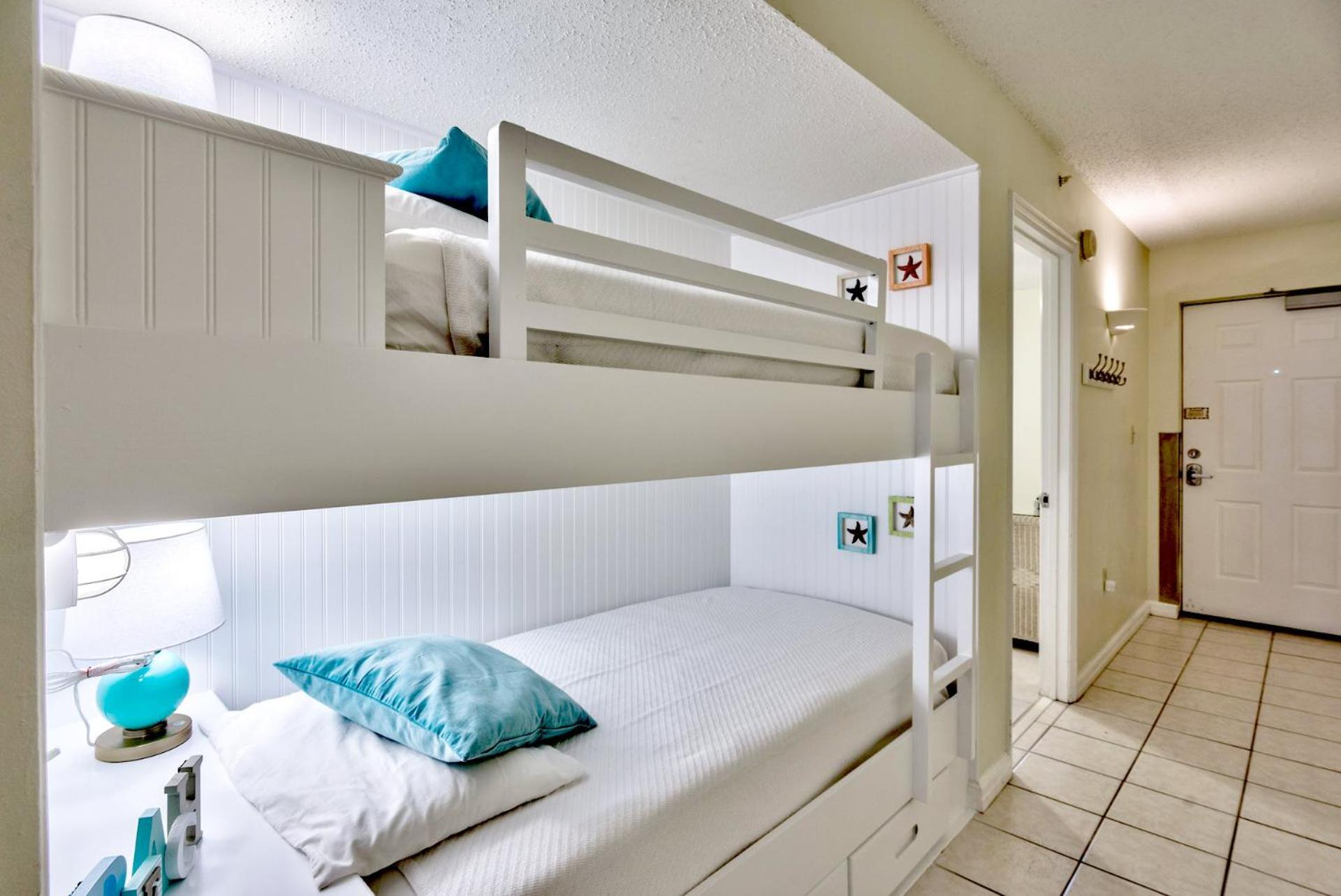 Pelican Beach Resort Condos Destin Room photo