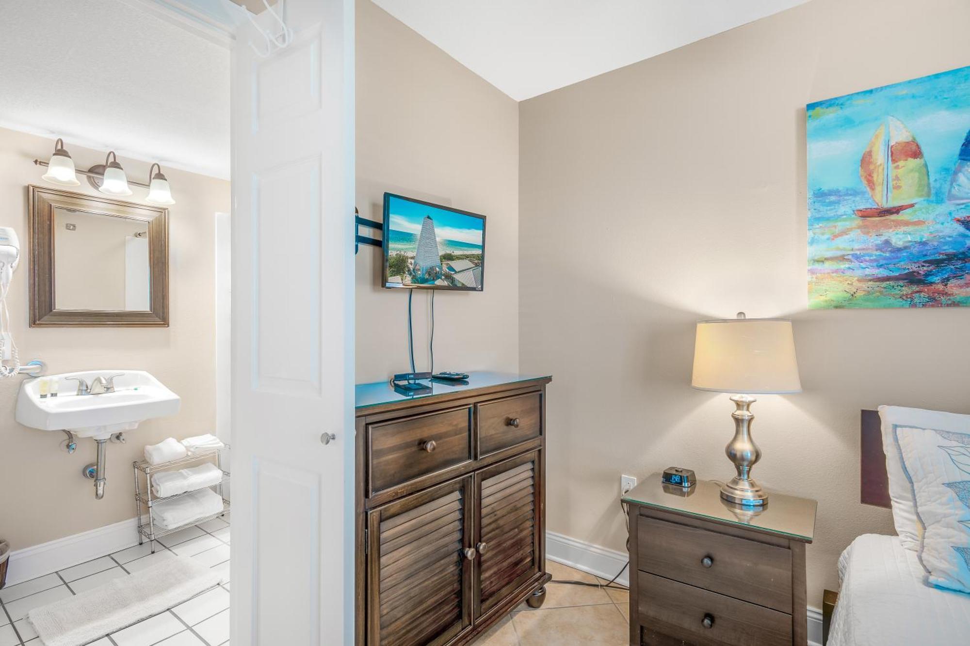 Pelican Beach Resort Condos Destin Room photo
